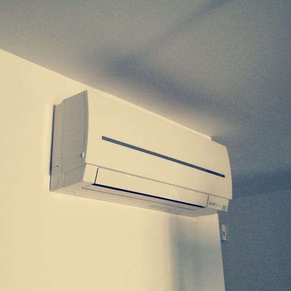 installateur de climatisation à lattes