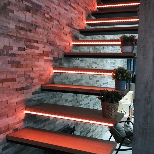 Installation Eclairages Bandeaux Led A Aigues Mortes